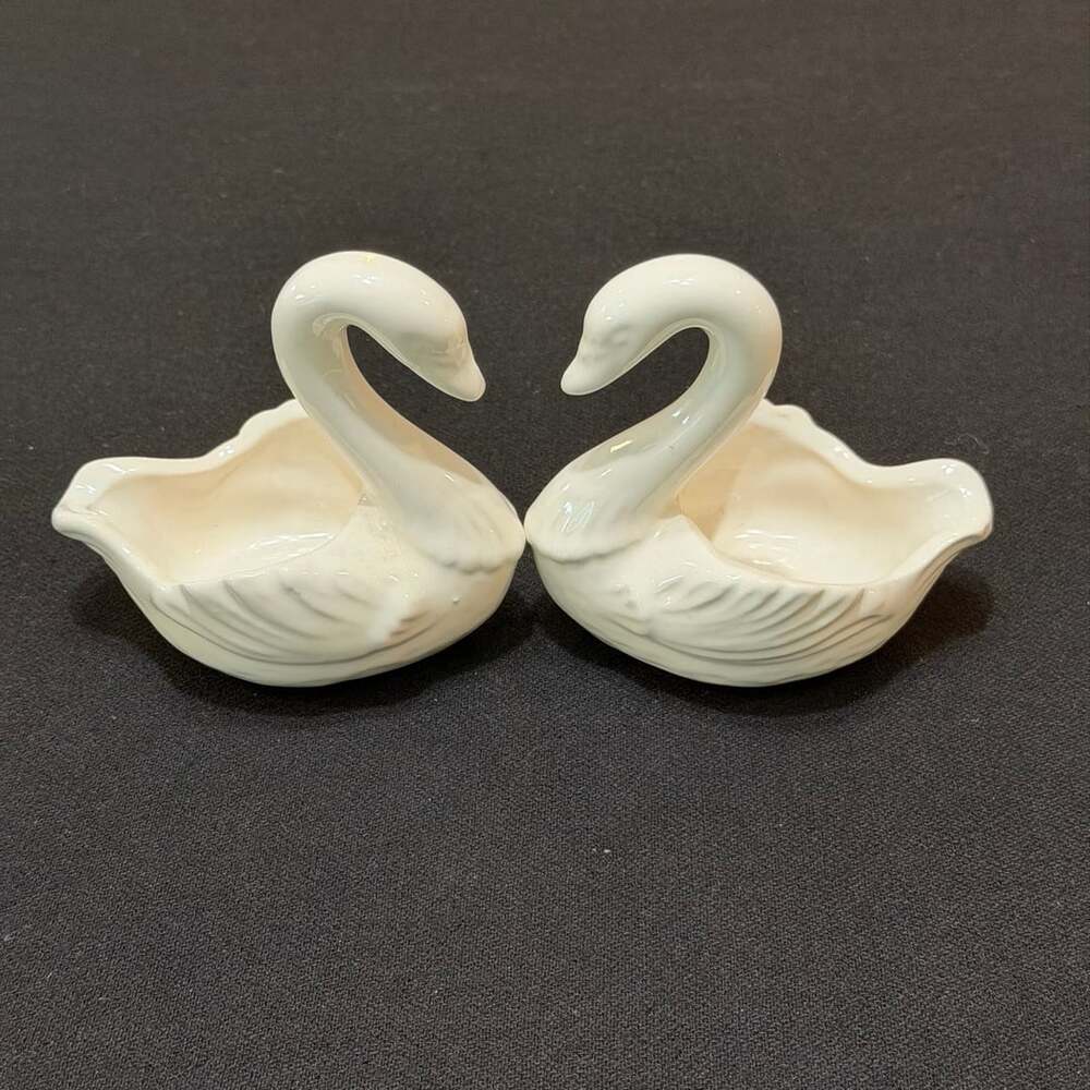 Two Vintage White Swan Figurines Art Pottery Candy / Nut Dishes Planters 4.5”